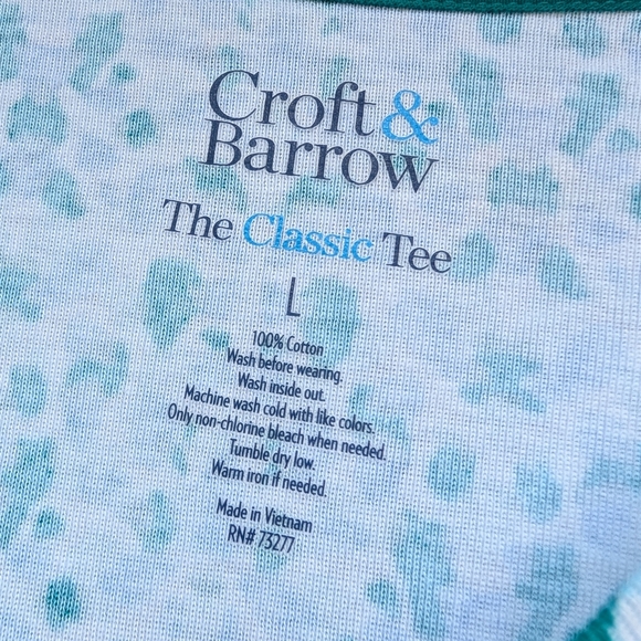 Croft & Barrow Essential Crewneck Tee Color: Blue Geo Tile, Size: LARGE (EUC) - Picture 5 of 8